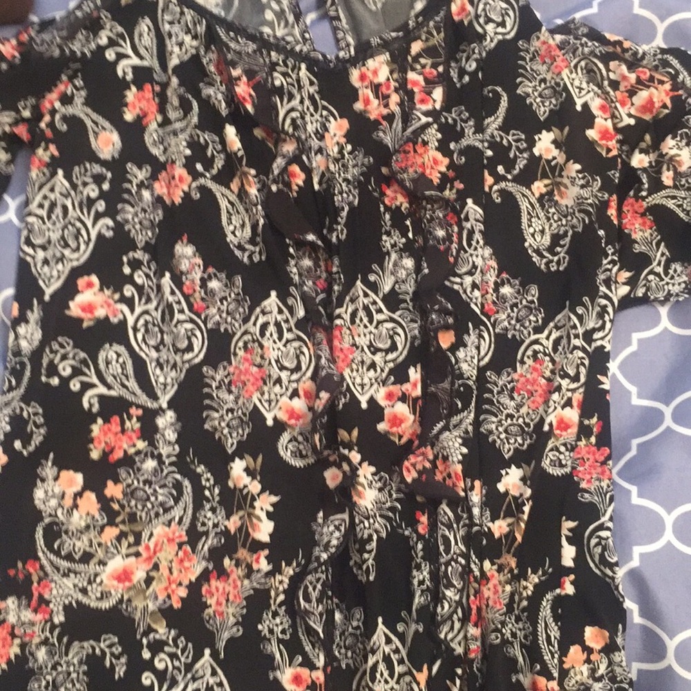 Clothes - Picture 6 of 8
